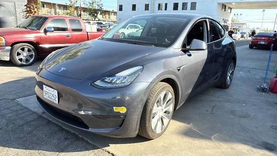 TESLA MODEL Y 2021 5YJYGAEE1MF270192 image